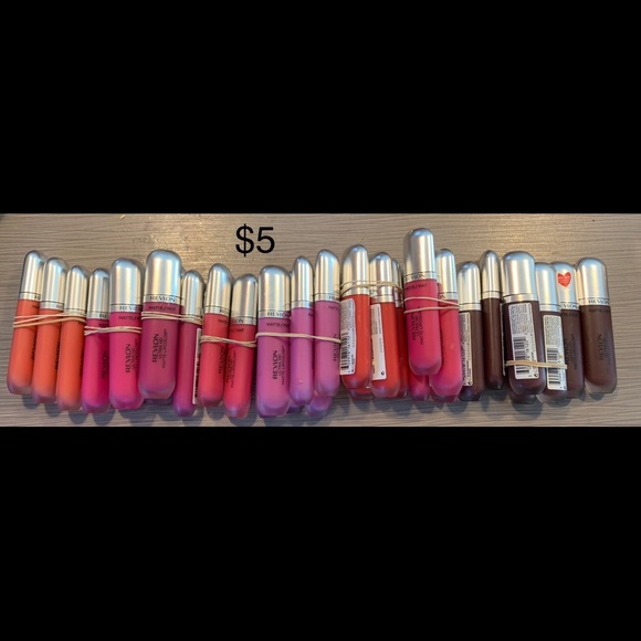 Makeup - Picture 3 of 4